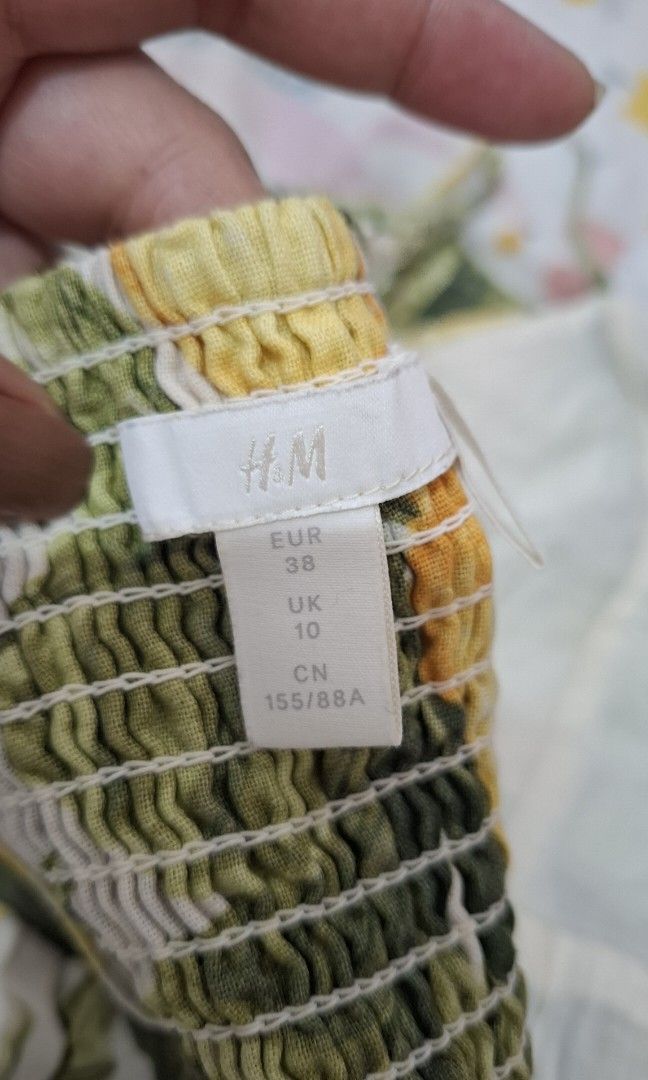 H&M Linen Blend Lemon ( Preloved) (Category: Dresses) located in Manila. Submitted by rizagb (Listing ID 1461605063, Image 3). Description: Used Once only.