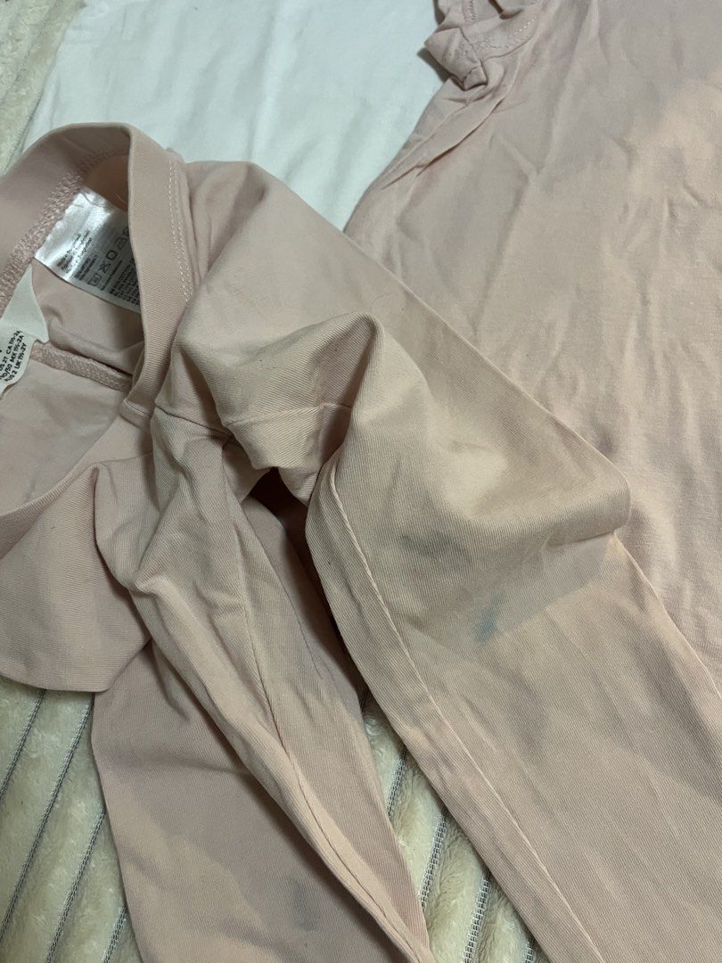 H&M set (2-4T) (Category: Babies & Kids Fashion) located in Quezon City. Submitted by samirosie0329 (Listing ID 1461719407, Image 3). Description: Leggings with stains (Not sure if washable) Top no issues. Manage your expectation pls..