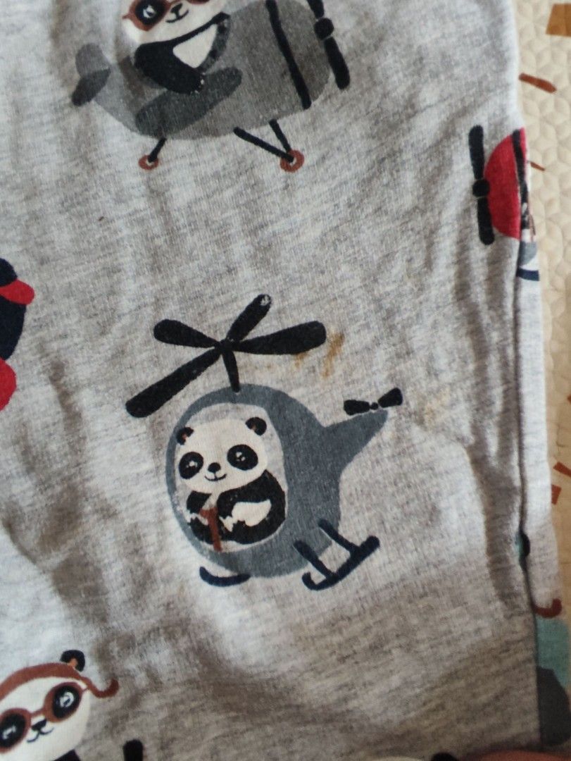 H&M Soft pants (Category: Babies & Kids Fashion) located in Taguig. Submitted by cleanupmomma (Listing ID 1461745163, Image 3). Description: Please take time to read ❤️ Original fits 1-2 yrs old visible stain at the back due to storage with side pockets wyiwyg.