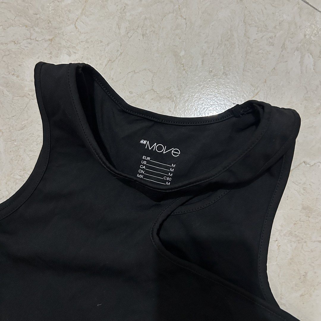 H&M Sports Bra (Category: Activewear) located in Calamba. Submitted by thingsilovedd (Listing ID 1461694552, Image 3). Description: .
