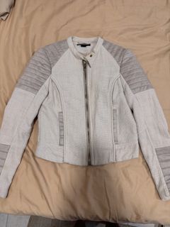 (Category: ) located in . Submitted by evclosetcleanout (Listing ID 1461659539, Image 1). Description: .