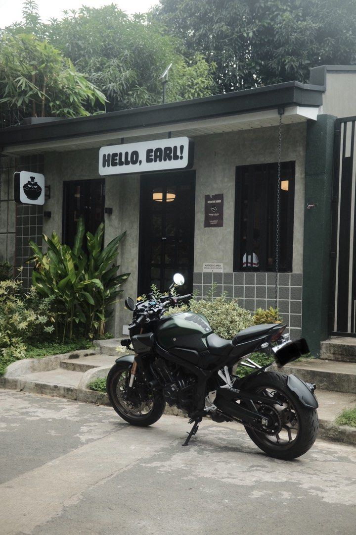 Honda CB650R 2024 Standard (Category: Motorbikes for Sale) located in Manila. Submitted by bellsuaverdez (Listing ID 1461719175, Image 1). Description: Selling my husband's big bike🔥 Honda CB650R 2024 Standard Version 18k mileage Registered until 2028 Upgrades: ✅Full Exhaust with Villain R11 Muffler (worth 20k) ✅Michellin Road 6 (May 31, 2025, worth 30k), labas pa yung buhok di gamit ✅Frame and Front Sliders ✅Engine Guard ✅Tire Hugger ✅Extended 