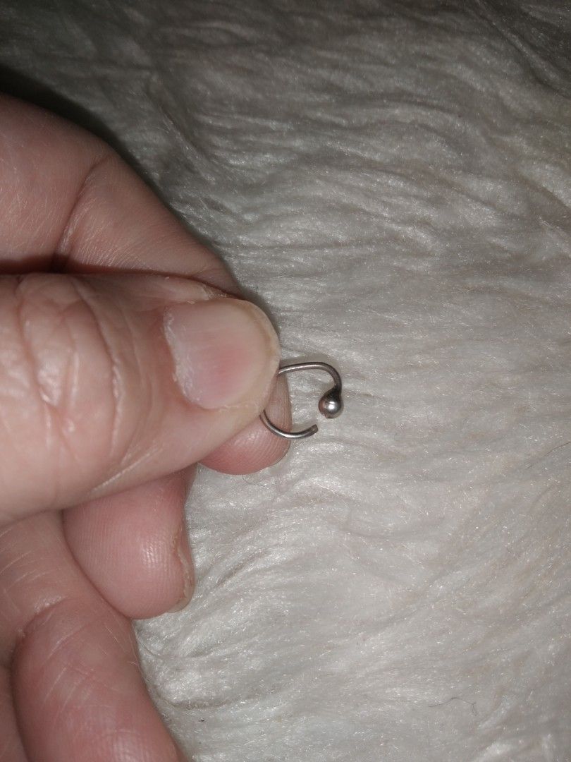 Hoop earrings 925 silver one pc wd lock (Category: Earrings) located in Quezon City. Submitted by eidorableshop (Listing ID 1461577334, Image 2). Description: .