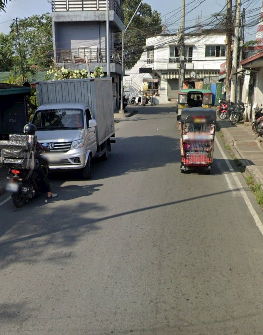 House and lot Novaliches (Category: House & Lot) located in Quezon City. Submitted by alleenereigne (Listing ID 1461562968, Image 3). Description: House and Lot For Sale ✅359sqm Clean Title ✅ pwede sa gusto magnegosyo may existing na tidahan at tapsilogan ✅tabi ng Iglesia ni Cristo ✅Main road ng Brgy. Sta. lucia ✅May daan palabas ng Fairview Commonwealth at Quirino Hway ppntang SM Nova ✅Hindi binabaha ✅malapit sa church, schools, palengke, termin