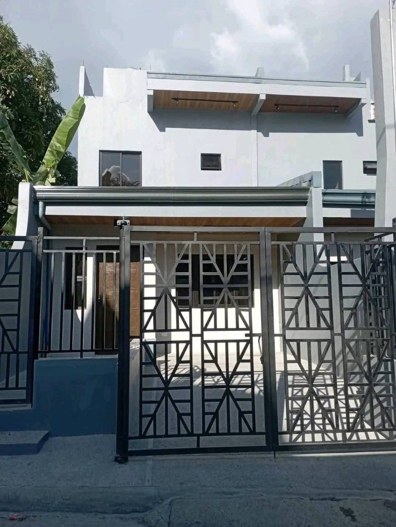 House for sale (Category: House & Lot) located in Manila. Submitted by silverwind.b8ad3d (Listing ID 1461660218, Image 1). Description: 📍Santana Village, Antipolo City Gated subdivision LA - 75 SQM FA - 90 SQM. 3 Bedrooms 2 Toilet & Bath Carpark Utility Area Clean title and updated taxes Robinson's Mall, Wilcon, Triangle Mall, Antipolo Church, restaurants Near schools Selling Price: 5.5m net Cash Or Bank financing.