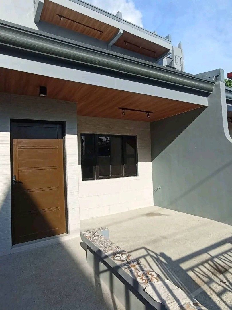 House for sale (Category: House & Lot) located in Manila. Submitted by silverwind.b8ad3d (Listing ID 1461660218, Image 2). Description: 📍Santana Village, Antipolo City Gated subdivision LA - 75 SQM FA - 90 SQM. 3 Bedrooms 2 Toilet & Bath Carpark Utility Area Clean title and updated taxes Robinson's Mall, Wilcon, Triangle Mall, Antipolo Church, restaurants Near schools Selling Price: 5.5m net Cash Or Bank financing.