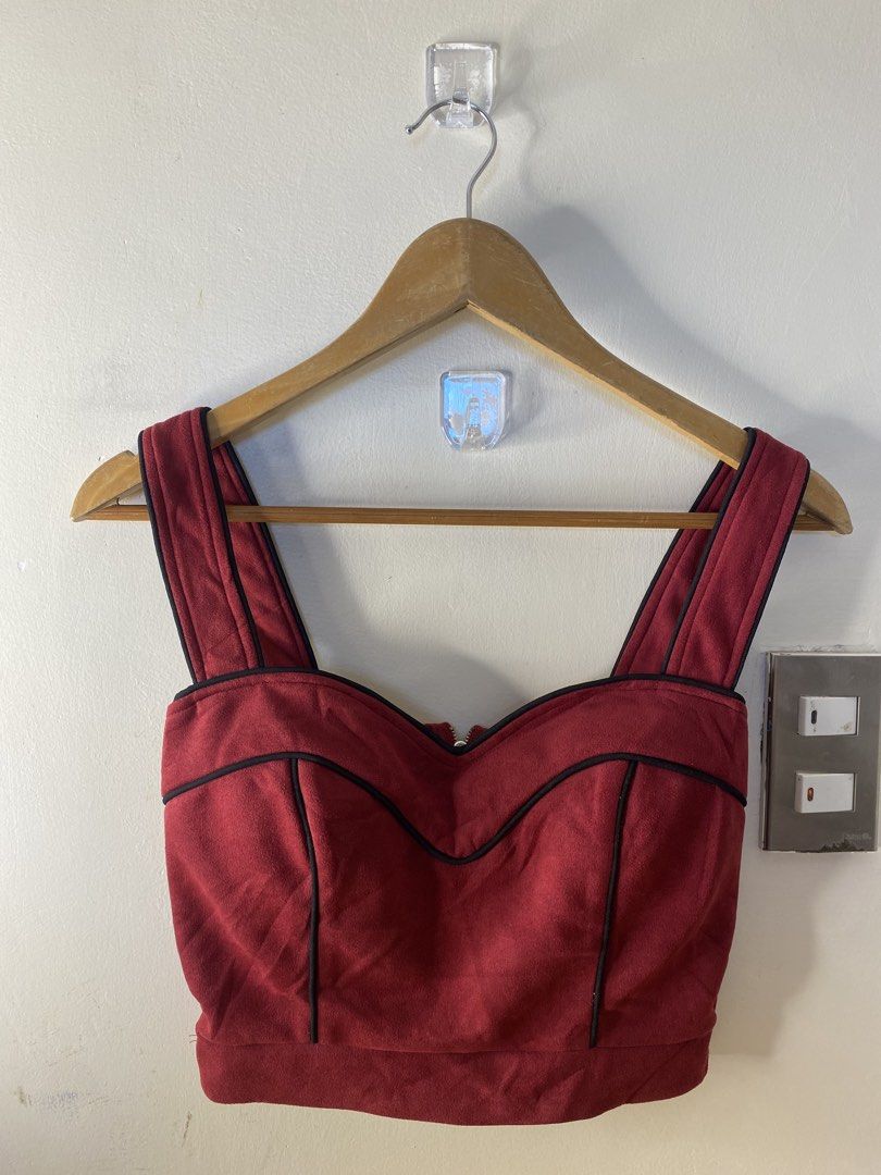 HQ bustier padded top M a31 (Category: Sleeveless) located in Baguio. Submitted by buyforless_2600 (Listing ID 1461797422, Image 1). Description: .