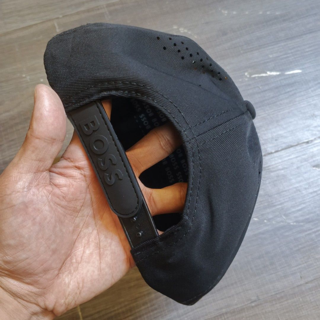 Hugo boss cap (Category: Caps & Hats) located in Manila. Submitted by janna_m (Listing ID 1461771870, Image 3). Description: EXCELLENT CONDITION ✅ NO ISSUES ✅ DM FOR INQUIRIES 📩.