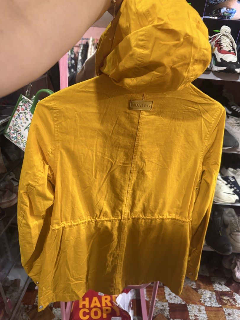 Hunter Original 100% (Category: Coats, Jackets and Outerwear) located in Manila. Submitted by wildbear.e10374 (Listing ID 1461592345, Image 2). Description: Hunter Original 100% good quality will last longer jacket yellow color with zipper and extra lack .