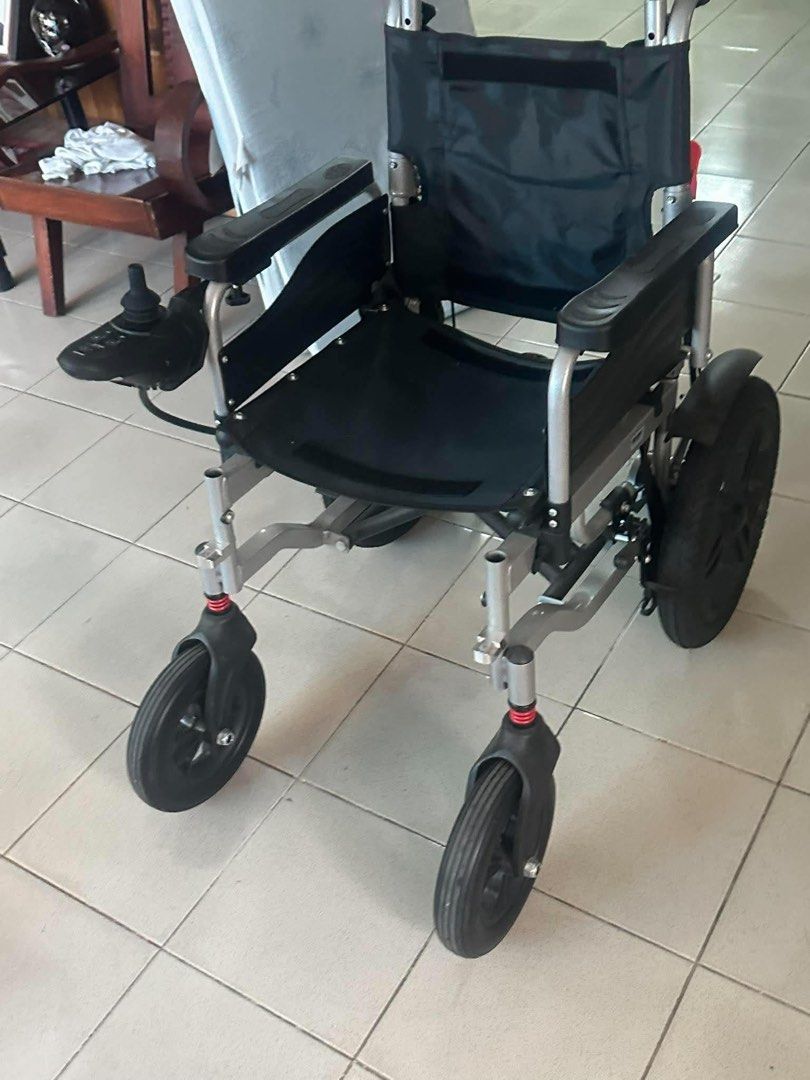 ICARE wheelchair (Category: Wheelchairs) located in Marikina City. Submitted by rosiebaebae (Listing ID 1461660082, Image 2). Description: - used thrice only - no issues, all wheels are working, comfy to sit on RFS: extra and decluttering MOP: Gcash or Cash via meet up .