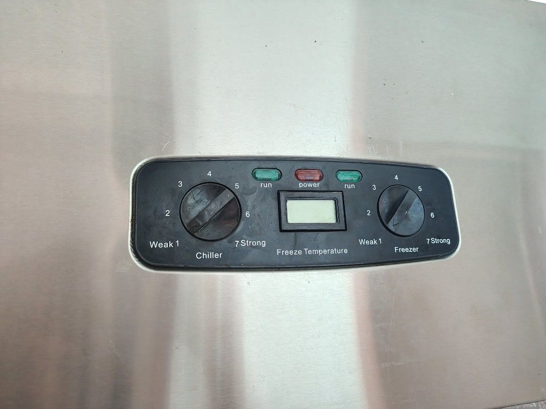 Ice brobing (Category: Refrigerators and Freezers) located in Manila. Submitted by toji_ona (Listing ID 1461744686, Image 1). Description: Ice brobing Slight used only goodworking removable dirk because its stainless have plastic cover body Pm paranaque area.