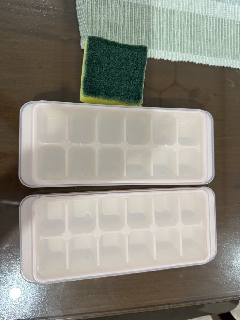 Ice cube tray (Category: Dinnerware & Cutlery) located in Caloocan City. Submitted by kianoto (Listing ID 1461600820, Image 1). Description: Extra so selling it 2 pcs .