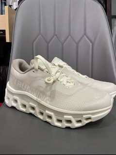（分類：）位於 。 由 sneakerssssssssssss 提交（商品編號 1461680446，圖片 1）。簡介： 。