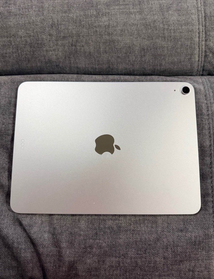 IPAD AIR M3 128GB (Category: iPad) located in Caloocan City. Submitted by khientharv72367 (Listing ID 1461637452, Image 2). Description: iPad Air M3 128gb Bought last October 2025 (still in warranty) Battery Health - 96% Cycle Count - 110 With box & case XUND 2PCS & UGREEN PEN Meetups around SM Novaliches NO SWAP please RFS: Upgrade.
