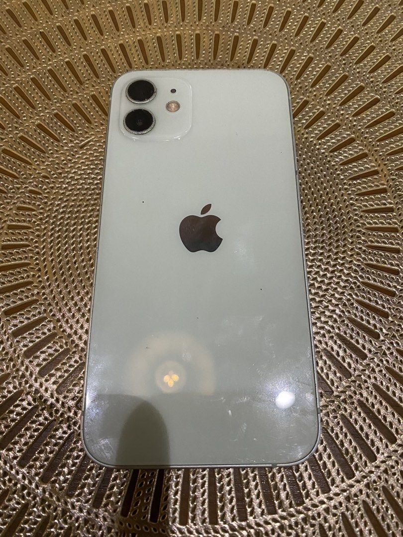 Iphone 12 (Category: iPhone 11 Series) located in Manila. Submitted by museurawen71520 (Listing ID 1461632795, Image 3). Description: Newly change battery and LCD it cost me 6000 Reason why im selling it coz i upgrade to higher unit .