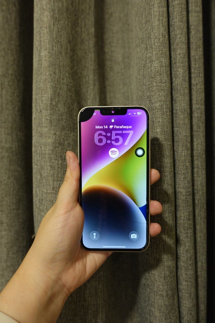 Iphone 13 - 128GB (Category: iPhone 13 Series) located in Paranaque City. Submitted by kinhy.a (Listing ID 1461690554, Image 2). Description: BUY AT YOUR OWN RISK ! STRICTLY NO REFUND. FIXED PRICE. - broken lcd (can be repaired for 5k) - BH: 77% - other apps r working well (palitan lang lcd & okay na) - purchased: may 24, 2023 inclusions: phone itself, box & charger (well used) MOP: Gcash, Cash, Bank Transfer MOD: Meet Up at Sm Sucat/ Moa.