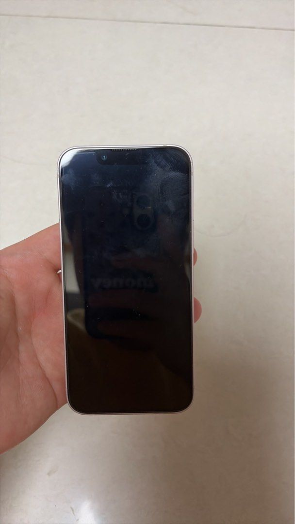 iPhone 13 mini 粉紅色 256gb （分類：iPhone 13 系列）位於 Hong Kong。 由 iampoortat 提交（商品編號 1461750960，圖片 2）。簡介： iPhone 13 mini 256gb 電池健康度81% 機身邊位有小小損 外觀尚可 屯門方便。