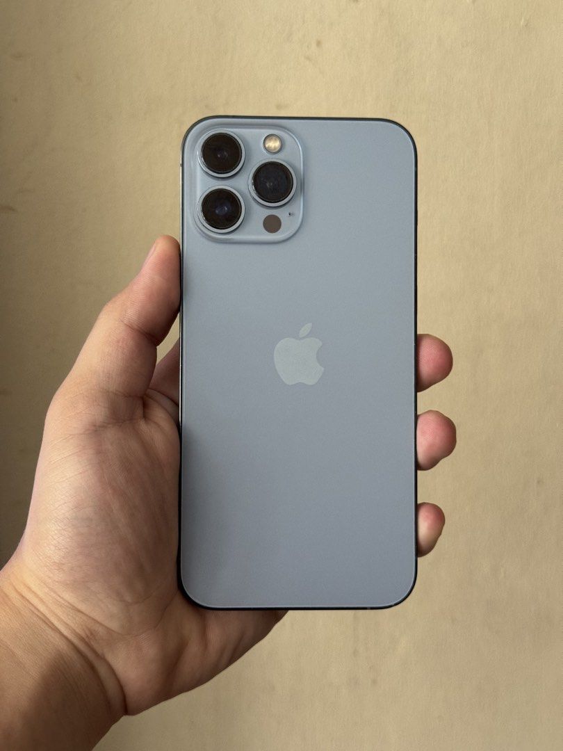 iPhone 13 Pro Max 256GB FU (Category: iPhone 13 Series) located in Manila. Submitted by marco.21 (Listing ID 1461578674, Image 1). Description: iPhone 13 Pro Max 256GB FU ZP/A Sierra Blue 75% Battery Health 98% Smoothness NO REPAIR IF HISTORY! *UNIT AND CASE ONLY! YUNG BOX WALA NA BINAHA KASI HELPING A FRIEND! RFS: magaupgrade daw .