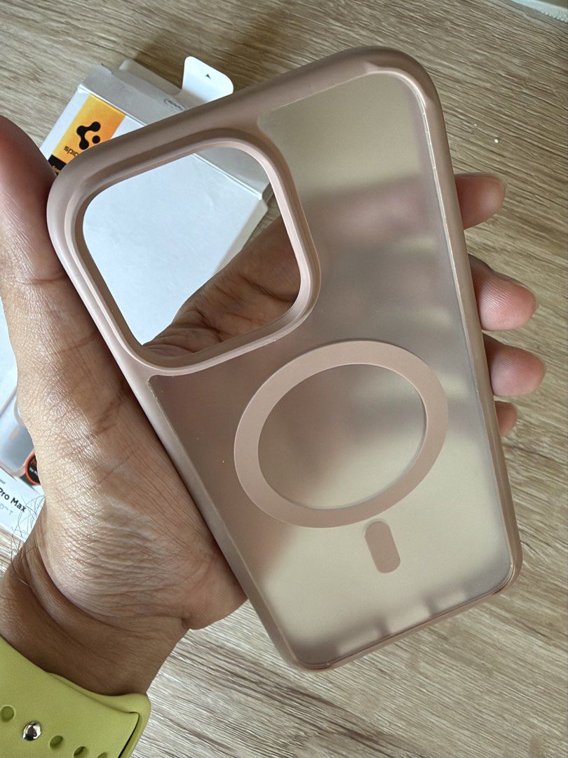 iPhone 16 Pro Max Spigen Rose Case (Category: Cases & Sleeves) located in Quezon City. Submitted by rvdfgmn (Listing ID 1461682988, Image 2). Description: Hi! Selling my Spigen case for 16 Pro Max in rose color. Well used but still protective. Has some discoloration around the edges but still good to use. Can do lalamove or grab within Metro Manila. Buyer shoulders the SF. Or meetups around SM North or BGC on weekdays. .