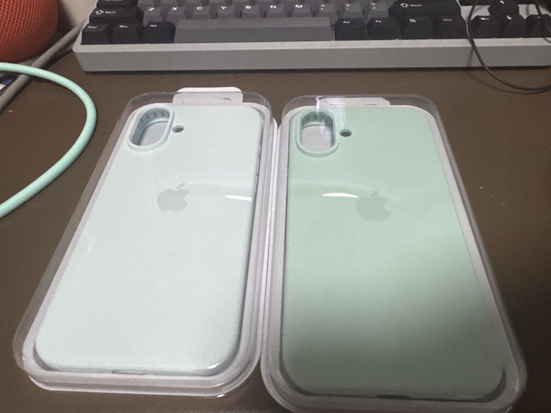 IPhone 16plus case (Category: Cases & Sleeves) located in Singapore. Submitted by vincent.wen.56 (Listing ID 1461680328, Image 1). Description: I bought the wrong model, but the quality is excellent, just like the original one.Both together.