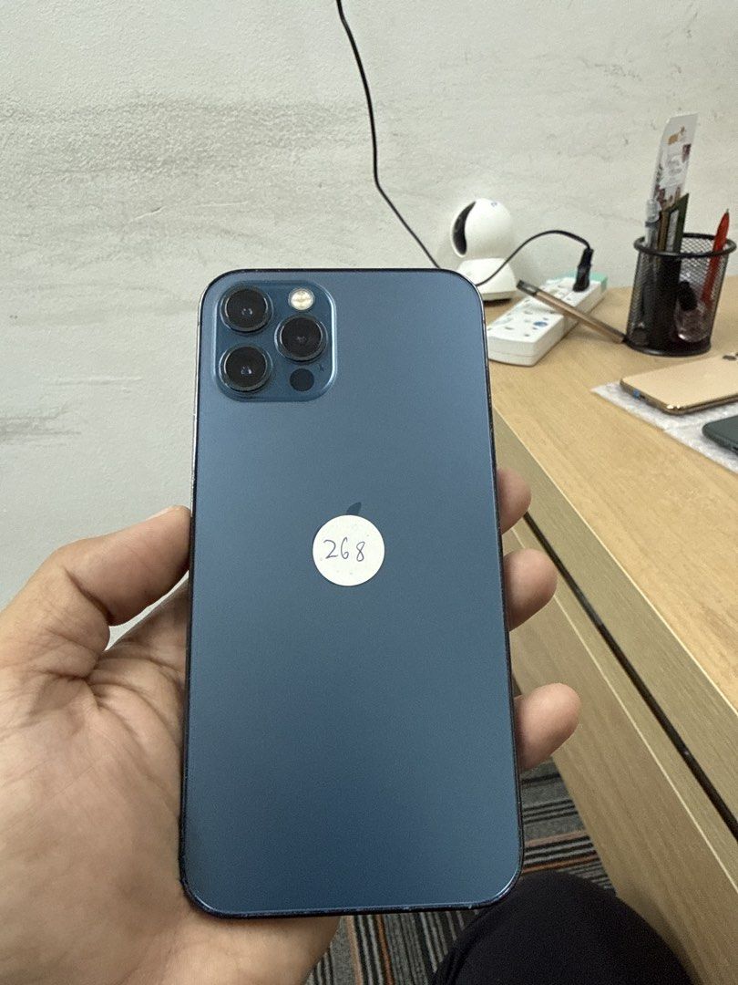 Iphone (Category: iPhone 12 Series) located in Kuala Lumpur. Submitted by ahnet97 (Listing ID 1461660079, Image 3). Description: Menjual iphone lelong. Terima trade in jugak.