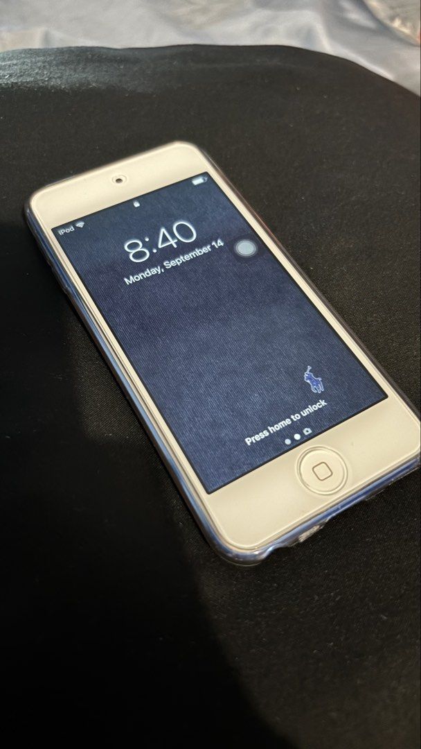 iPod Touch (Category: Other Gadgets) located in Caloocan City. Submitted by thenameissuperboy (Listing ID 1461565373, Image 1). Description: Hello. This is Gen 6 iPod touch. Good for music and other supported apps. I can use instagram here. Please do your own research regarding this device. 32Gb Blue No icloud issue Unit only.