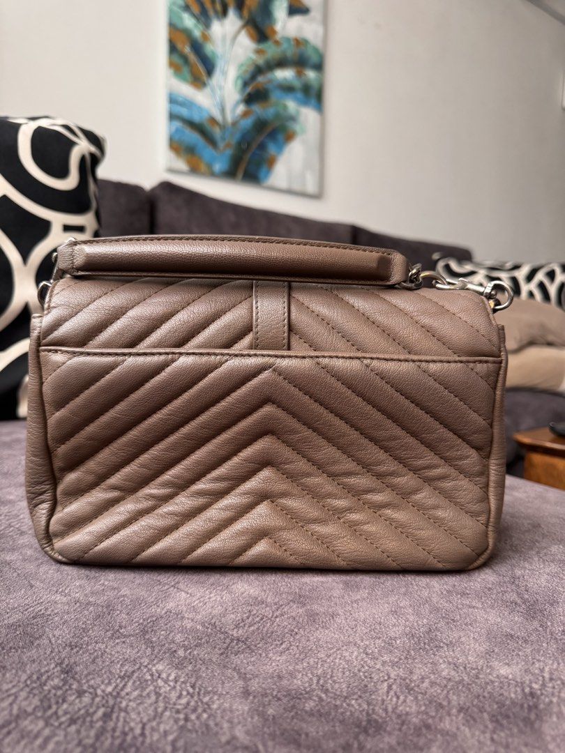 Item bundle (Category: Cross-body Bags) located in Petaling Jaya. Submitted by dilaomar16790 (Listing ID 1461565305, Image 3). Description: Item bundle selected leather .