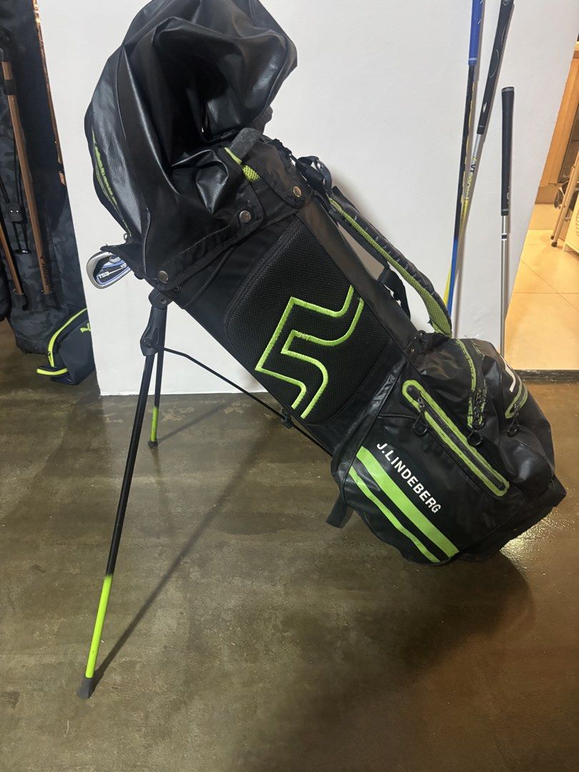 J. Lindeberg Golf Stand Bag (Category: Golf) located in Pasig City. Submitted by odlop (Listing ID 1461562661, Image 1). Description: J Lindeberg Golf Bag See pics for condition Pasig.