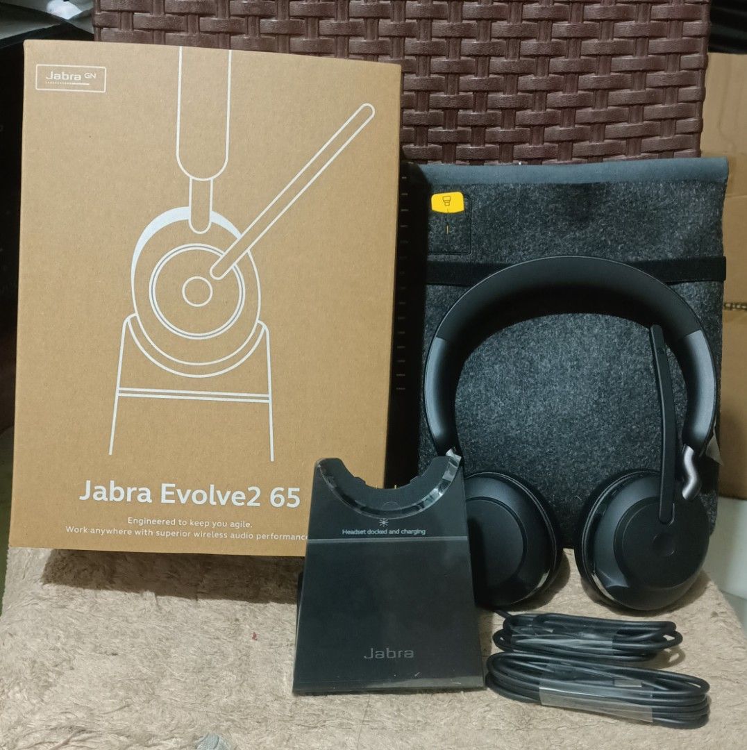 Jabra evolve2 65 (Category: Headphones & Headsets) located in Rodriguez. Submitted by angelshoppe (Listing ID 1461694611, Image 1). Description: .