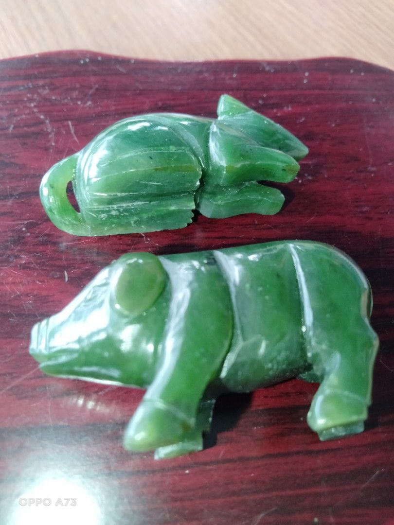 Jade Pig and Mouse Figurines (Category: Designer & Blind Box Toys) located in Davao. Submitted by olkindsofstuff.ph (Listing ID 1461591260, Image 2). Description: Set of 2 unique serpentine jade animal figurines P450 add sf Dm if interested 📩📩📩 gcash payment via j&t ✈️✈️✈️ Toril davao city location.