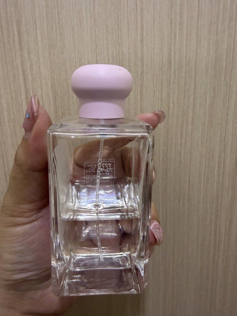 Jo Malone Sakura Cherry Blossom Limited Edition (Category: Fragrance & Deodorants) located in Quezon City. Submitted by cozykath (Listing ID 1461771121, Image 3). Description: Estimated 40/100 ml.