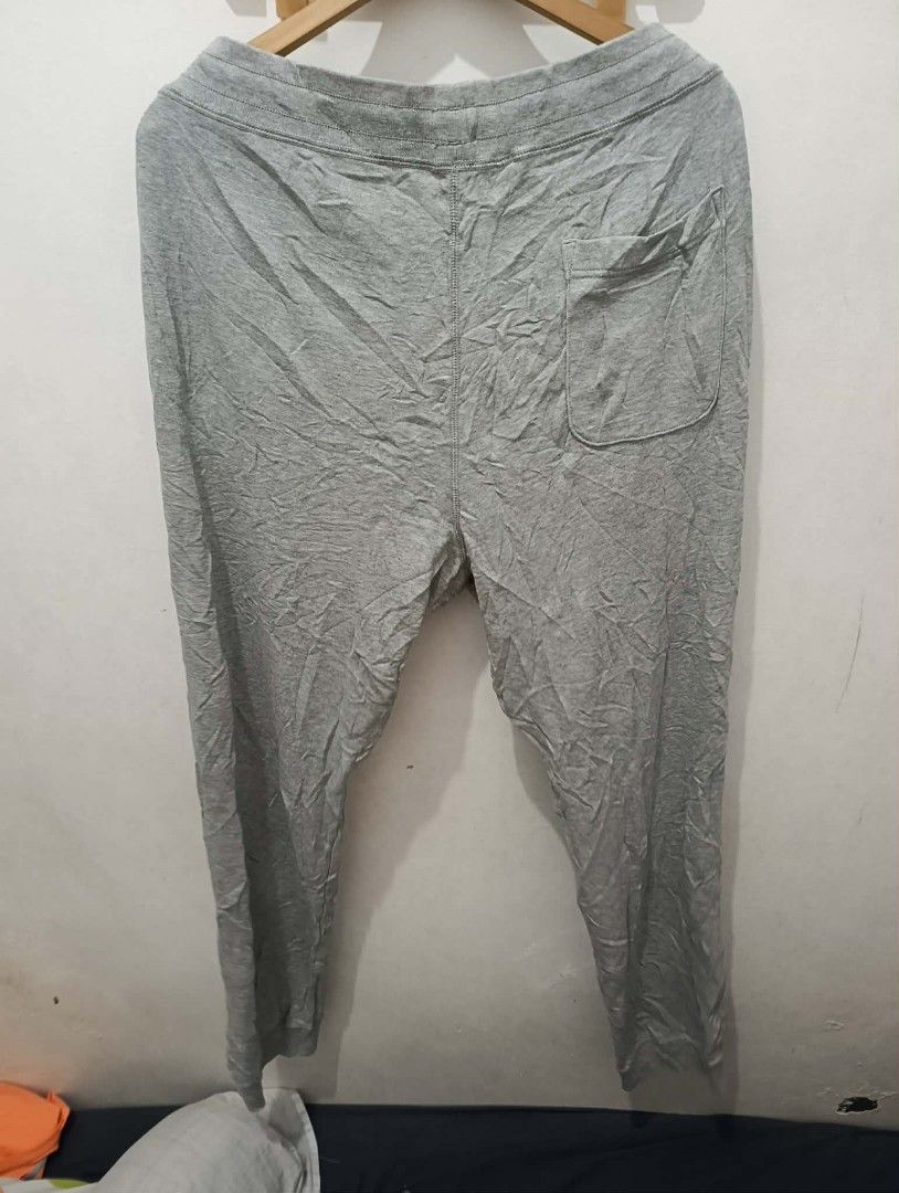 Jogger pants Uniqlo (Category: Joggers) located in Mandaluyong City. Submitted by kasoysoythrift28 (Listing ID 1461676955, Image 2). Description: XL on tag.