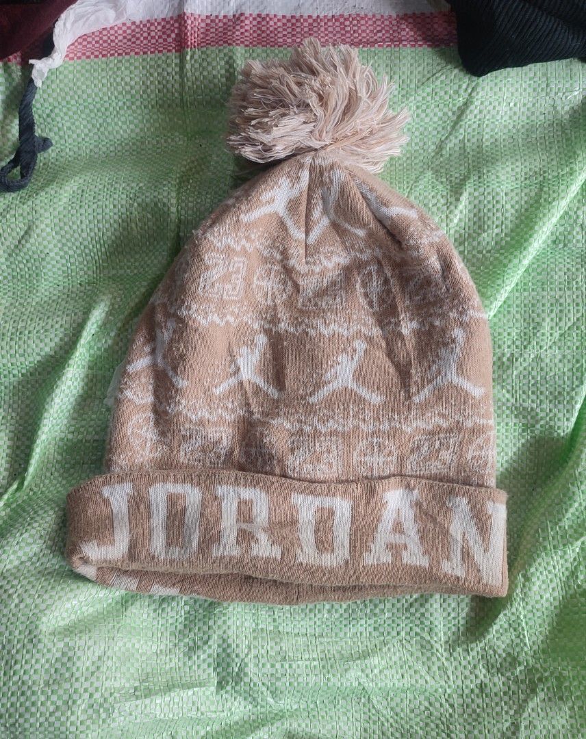 Jordan (Category: Beanies) located in Manila. Submitted by fhilbelensoncuenco09 (Listing ID 1461705513, Image 2). Description: Like new.
