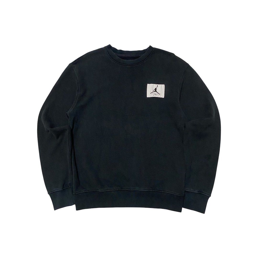 JORDAN FLIGHT SWEATER (Category: Coats, Jackets and Outerwear) located in Manila. Submitted by brndn.rgld (Listing ID 1461764010, Image 2). Description: NEGO FOR SURE BUYER 21 / 27 EXCELLENT CONDITION NO ISSUE.