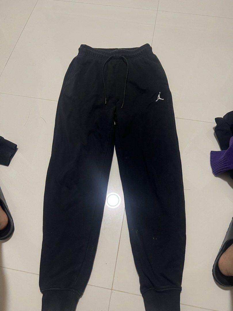 Jordan jogger (Category: Coats, Jackets and Outerwear) located in Lapu Lapu. Submitted by chelon.865 (Listing ID 1461769832, Image 1). Description: .