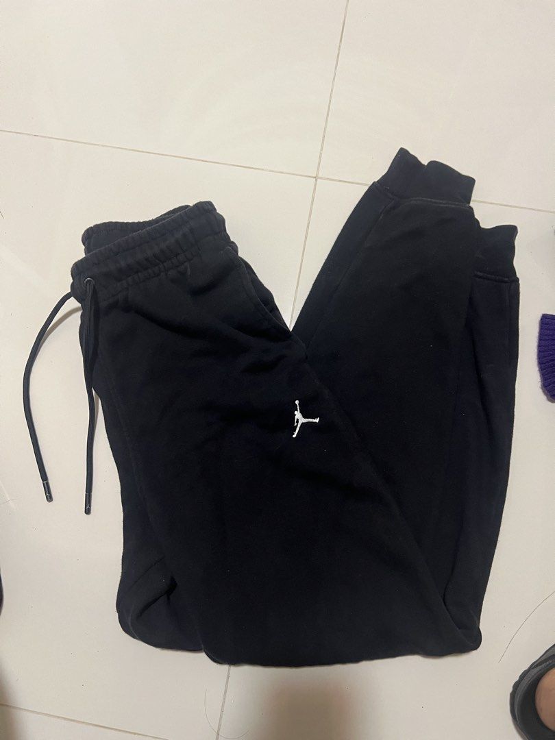Jordan jogger (Category: Coats, Jackets and Outerwear) located in Lapu Lapu. Submitted by chelon.865 (Listing ID 1461769832, Image 2). Description: .