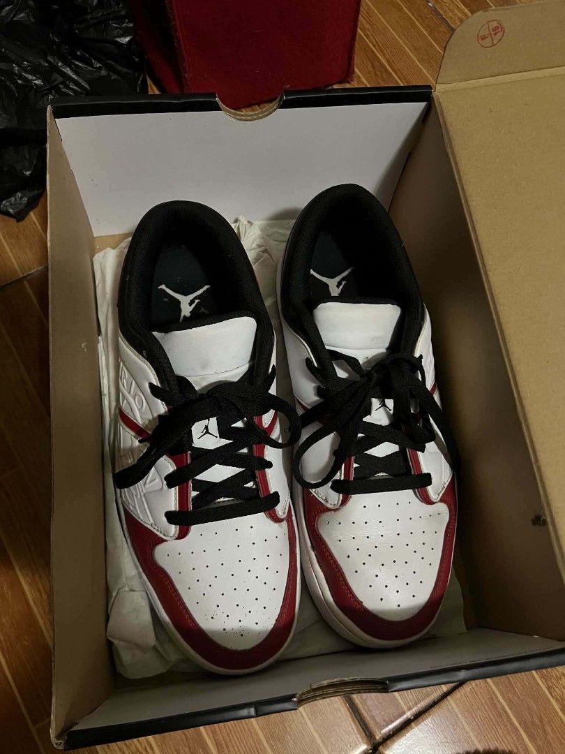 Jordan Nu Retro 1 Low (With Box) (Category: Sneakers) located in Quezon City. Submitted by jerseyhaba42672 (Listing ID 1461744103, Image 2). Description: Size: 9 Condition: Good Location: Quezon City.