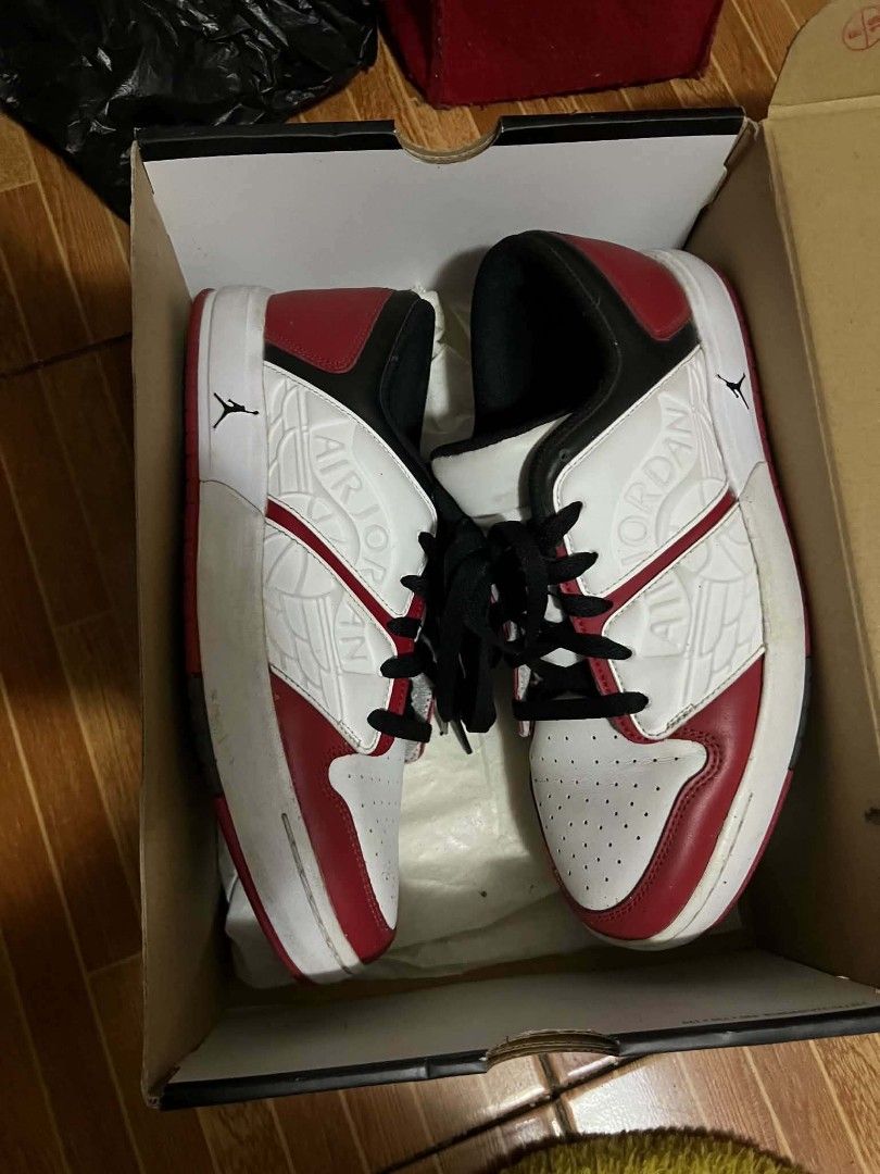 Jordan Nu Retro 1 Low (With Box) (Category: Sneakers) located in Quezon City. Submitted by jerseyhaba42672 (Listing ID 1461744103, Image 1). Description: Size: 9 Condition: Good Location: Quezon City.