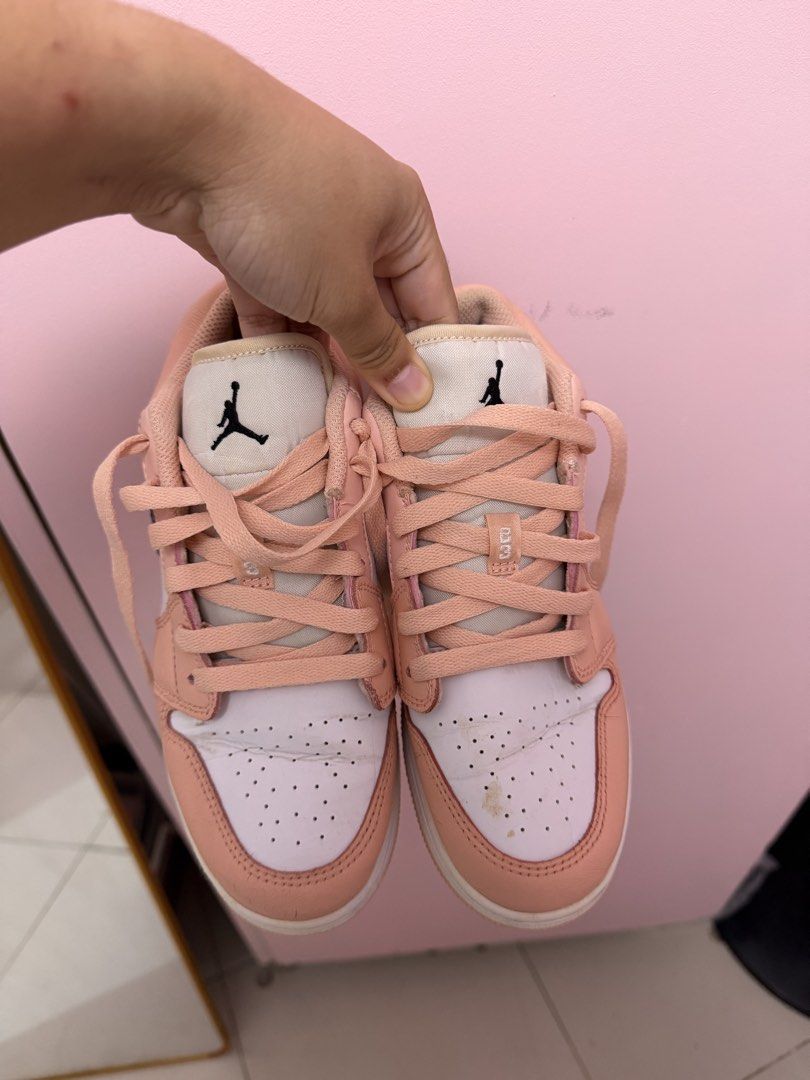 Jordan pink (Category: Sneakers) located in Rizal. Submitted by hellofashion_00 (Listing ID 1461686380, Image 1). Description: Authentic jordan 1 .