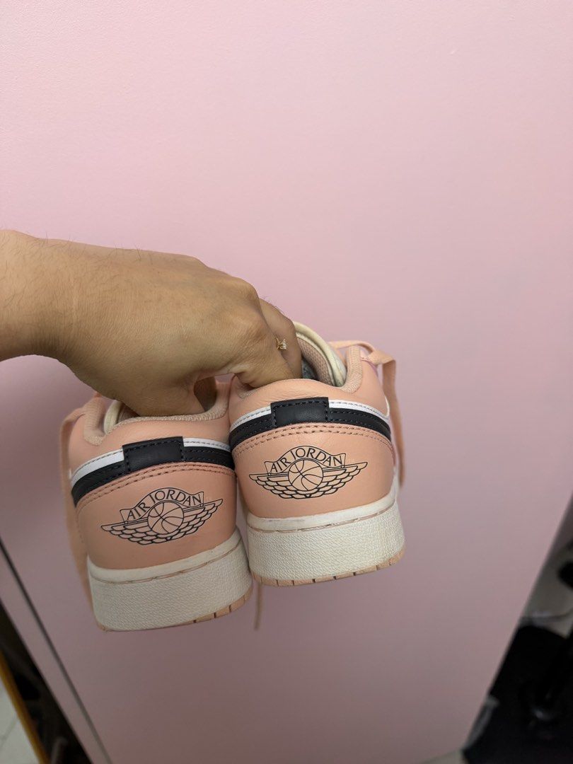 Jordan pink (Category: Sneakers) located in Rizal. Submitted by hellofashion_00 (Listing ID 1461686380, Image 2). Description: Authentic jordan 1 .