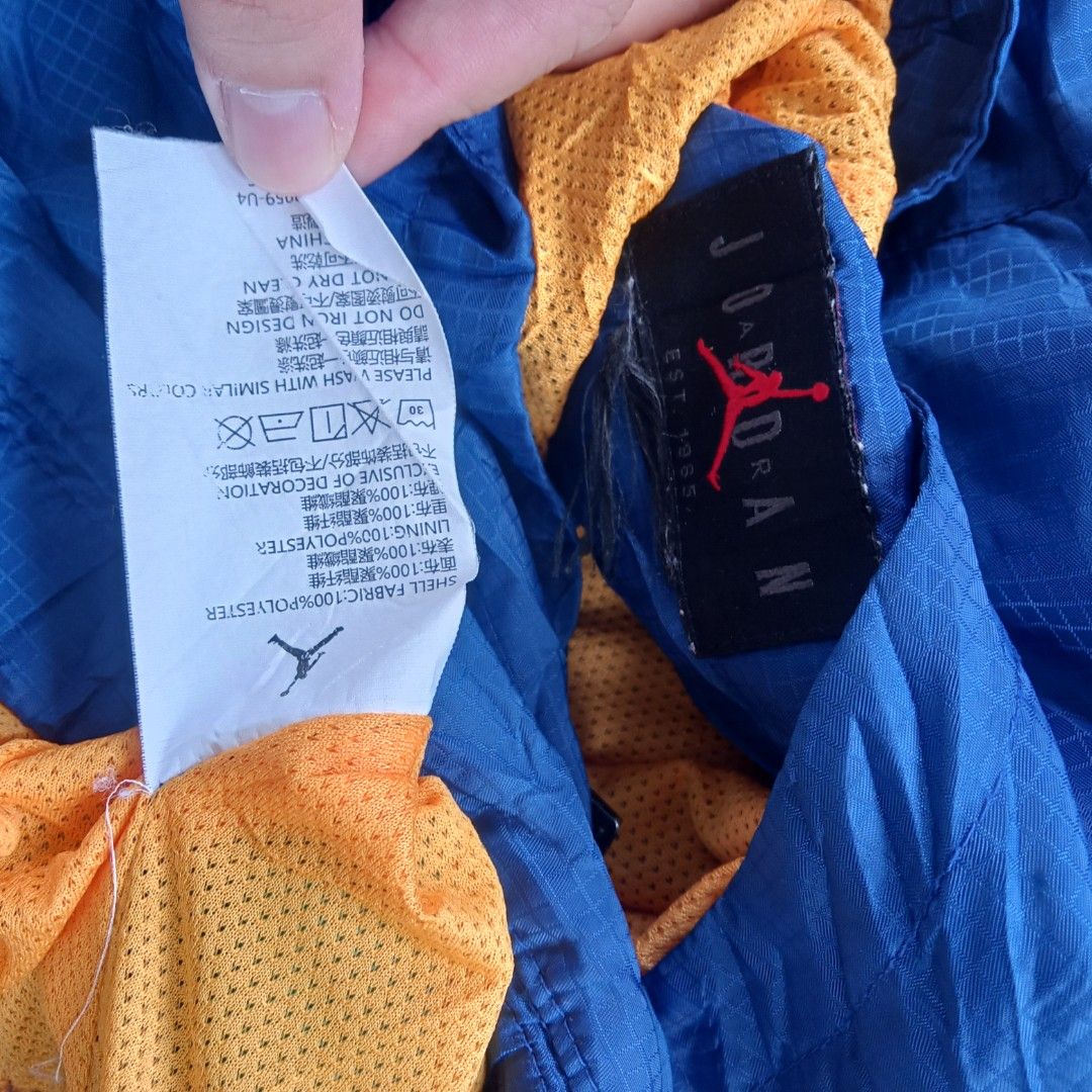 Jordan windbreaker (Category: Babies & Kids Fashion) located in Baguio. Submitted by miishaysh67446 (Listing ID 1461658339, Image 2). Description: jordan halfzipper windbreaker very good condition issue: crack print only in left sleeve 8-12y.