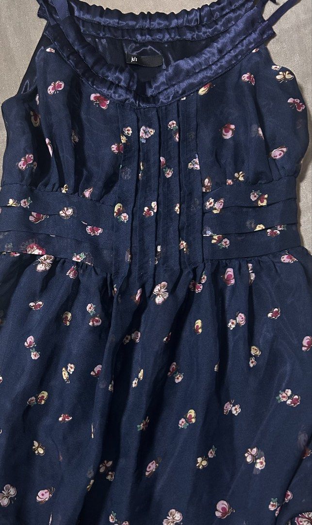JU’s (Category: Dresses) located in Davao. Submitted by sart0ria85 (Listing ID 1461718999, Image 3). Description: A dark blue sleeveless day dress with small butterfly prints. 100% POLYESTER MADE IN HONGKONG 🇭🇰 SMALL. SIZE 4 EXCELLENT CONDITION (96/100).