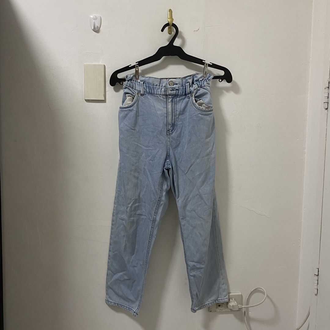 Just G Light Blue Denim Jeans (Category: Jeans) located in Manila. Submitted by booksandstuffmnl (Listing ID 1461750988, Image 1). Description: ♡ all items are preloved, please manage your expectations ♡ description: - flaw: stain - price is negotiable! sizing details - waist width: 21-28 in (stretchable) - overall length: 32 in note: - all items are preloved and/or thrifted, please manage your expectations - less ₱50 for all purchases above ₱100