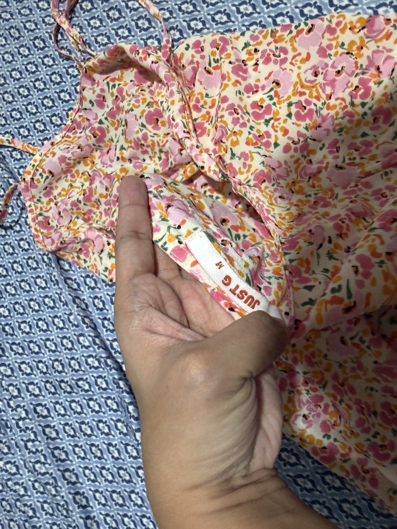 Just G Sleeveless Dress (Category: Dresses) located in Tarlac. Submitted by shopaholic924 (Listing ID 1461638701, Image 3). Description: .