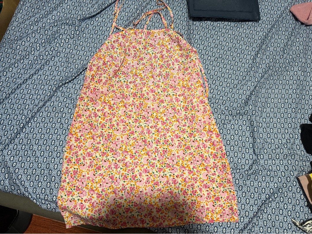 Just G Sleeveless Dress (Category: Dresses) located in Tarlac. Submitted by shopaholic924 (Listing ID 1461638701, Image 1). Description: .