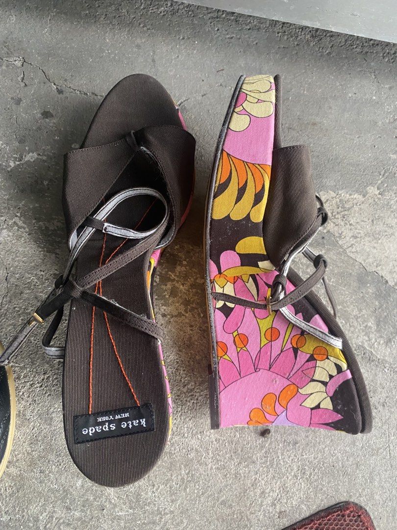 Kate Spade Sandals 🧚🏻 (Category: Sandals) located in Rizal. Submitted by danica.thrifts (Listing ID 1461675933, Image 2). Description: FOR BIDDING! 🧚🏻 Kate Spade Sandals 9 B Womens (us size) 9/10 Good condition Starting bid: 1,699 + 100 incre (not exactly budget-friendly since it’s a bit pricey, but it’s really nice tho 🥹💕).