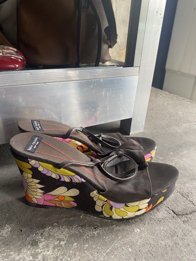 Kate Spade Sandals 🧚🏻 (Category: Sandals) located in Rizal. Submitted by danica.thrifts (Listing ID 1461675933, Image 3). Description: FOR BIDDING! 🧚🏻 Kate Spade Sandals 9 B Womens (us size) 9/10 Good condition Starting bid: 1,699 + 100 incre (not exactly budget-friendly since it’s a bit pricey, but it’s really nice tho 🥹💕).