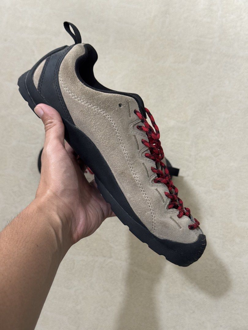 Keen Jasper (Category: Sneakers) located in Angeles City. Submitted by luigisells (Listing ID 1461750998, Image 3). Description: Size 9 US mens Excellent Condition Issue/s: needs cleaning * 7k php srp MOP: Gcash or Bank Transfer Courier: J&t Express.