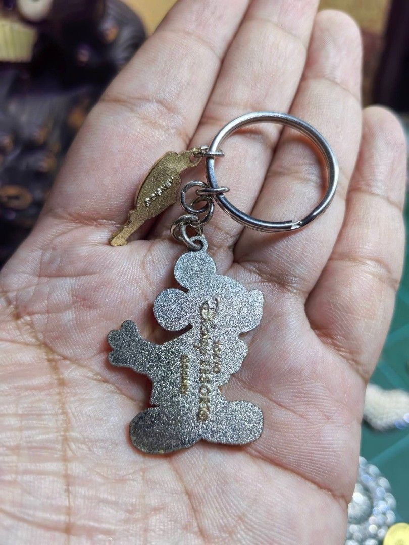 Keychain - Mickey Mouse Disney Tokyo Resort (Category: Charms) located in Cebu City. Submitted by dudes_villanueva (Listing ID 1461584606, Image 3). Description: Keychain - Mickey Mouse Disney Tokyo Resort 📌 In excellent condition..