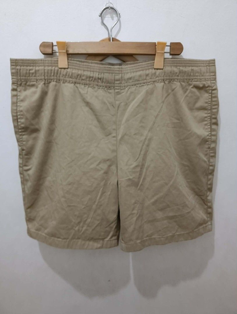 Khaki GU short (Category: Shorts) located in Mandaluyong City. Submitted by kasoysoythrift28 (Listing ID 1461676272, Image 1). Description: XL on tag GU.